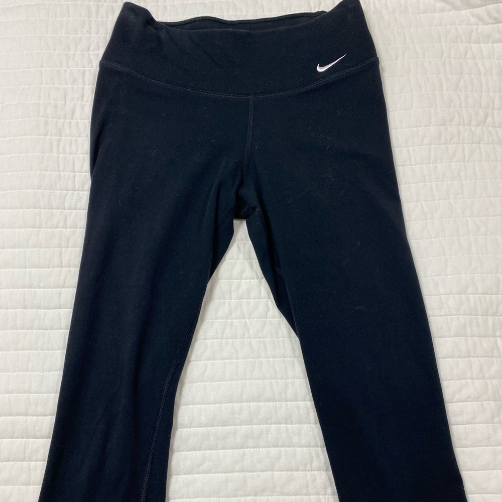 Nike cropped yoga pants